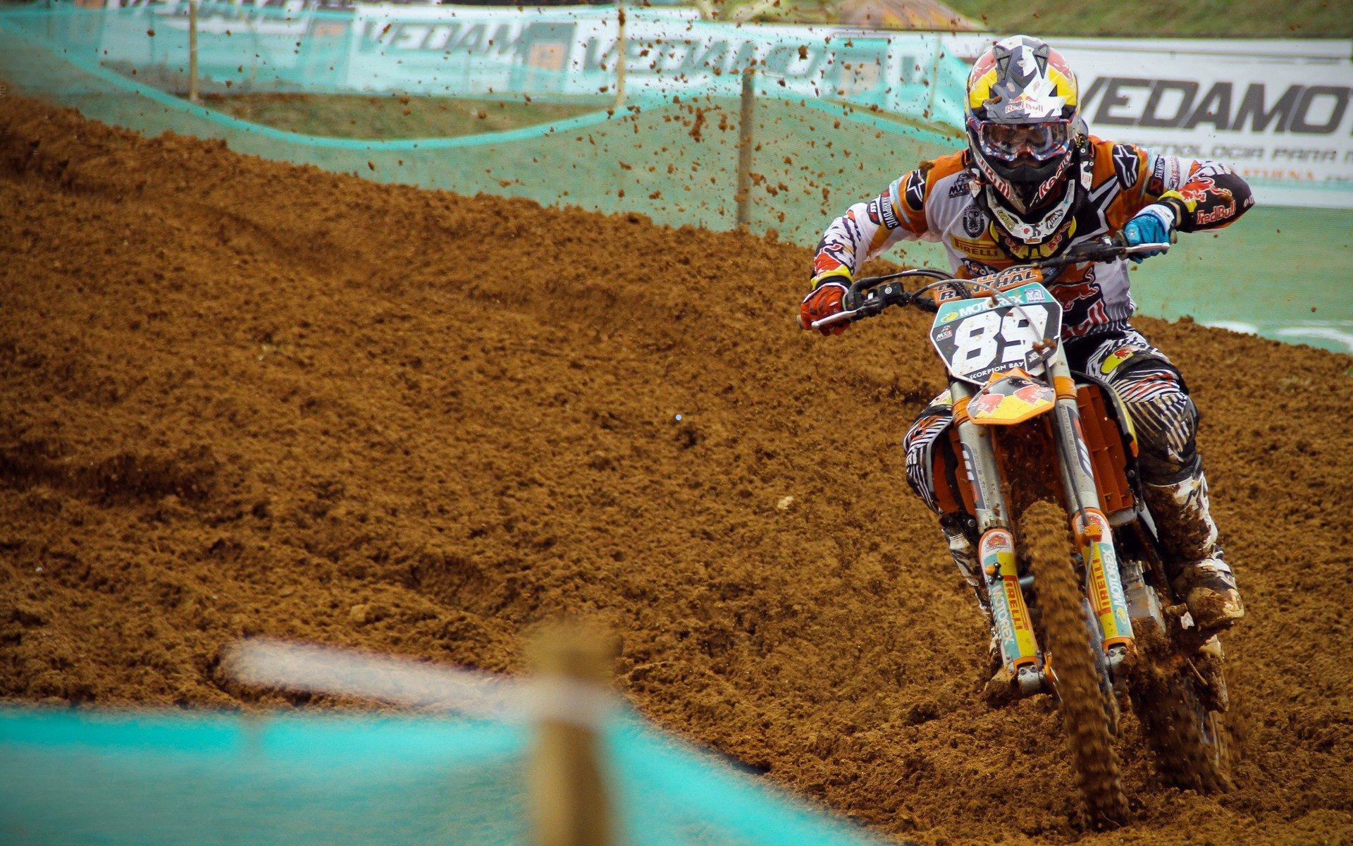 豪门夏窗暗战曝光！北伦敦双雄曾争抢法国锋霸，如今他在森林陷入迷失