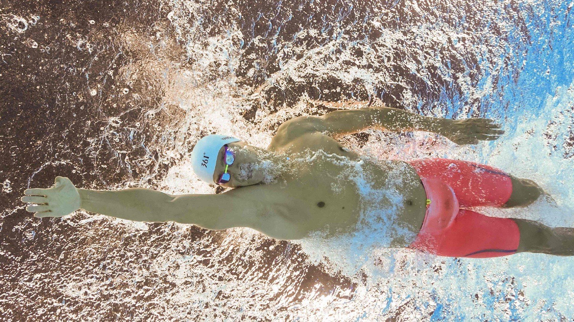 国足肇庆集训强化体能储备,外援塞鸟12号迪拜报到注入新活力